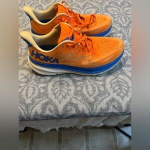 Hoka Men’s Clifton9 size  10